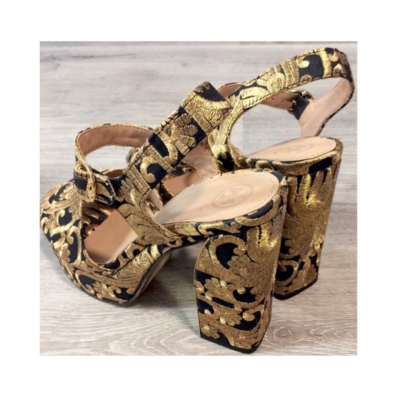 Tory Burch • Platform Heels - Picture 3 of 8